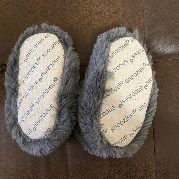 Toddler kitty slippers - Picture 2 of 2